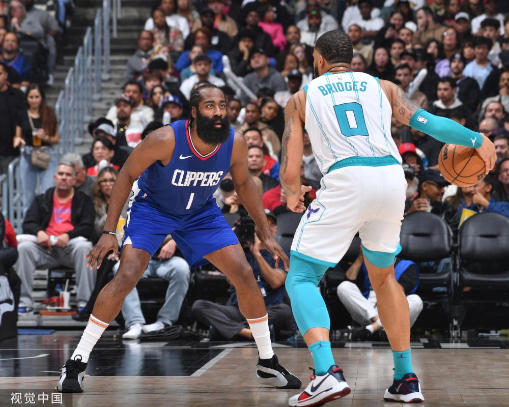 她分析问题 她分析问题