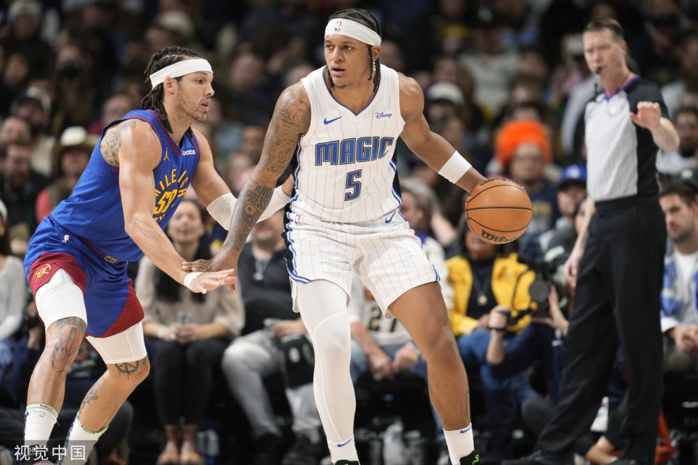 布伦森尼克斯生涯已45次砍下35+ 队史第3人 尤因93次甜瓜50次（布伦森在尼克斯已第45次砍下35+，位列队史第三，仅次于尤因（93次）与甜瓜（50次））